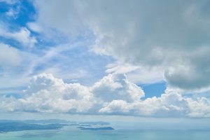 東日本大震災。海と空はいつも通りうつくしい。