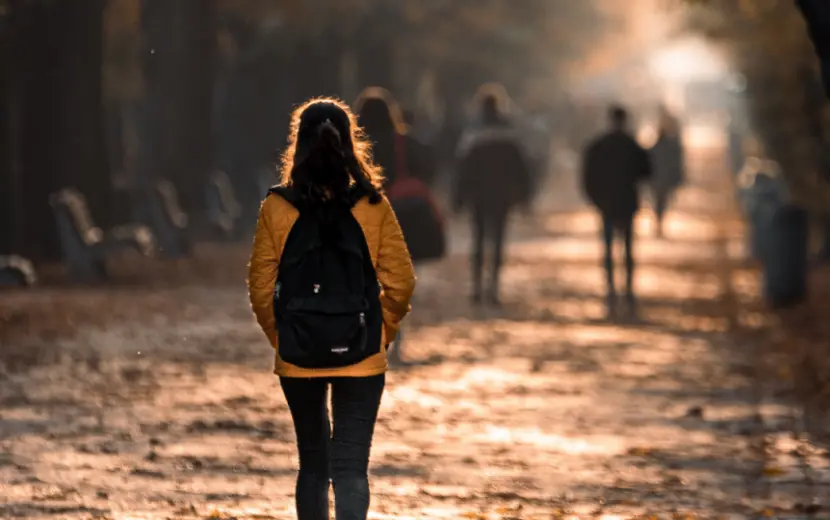 生理的に合わない人と距離を置く