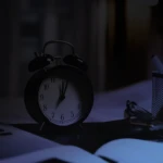 夜中に目覚めて時計を見た。