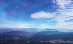 龍のように流れる空の雲